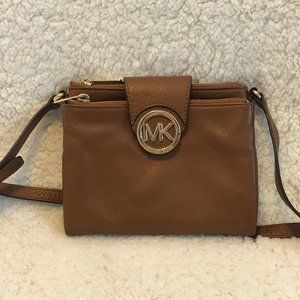 Micheal Kors: Leather Crossbody w/ Built in Wallet